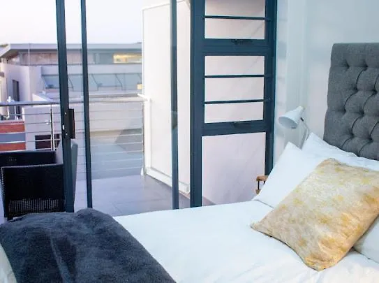 Sapphire Seas Beach Apartment Humewood South Africa